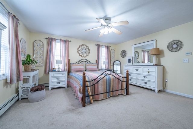 3 Lynne Rd, Wareham, MA 02571