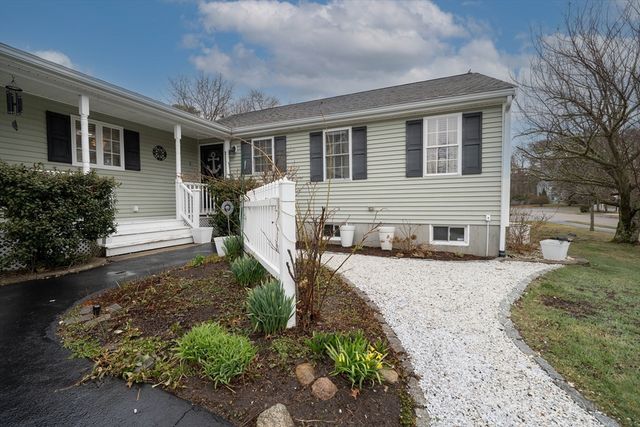 3 Lynne Rd, Wareham, MA 02571