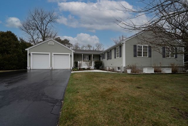 3 Lynne Rd, Wareham, MA 02571