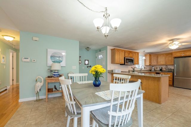 3 Lynne Rd, Wareham, MA 02571