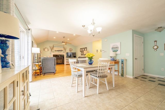 3 Lynne Rd, Wareham, MA 02571