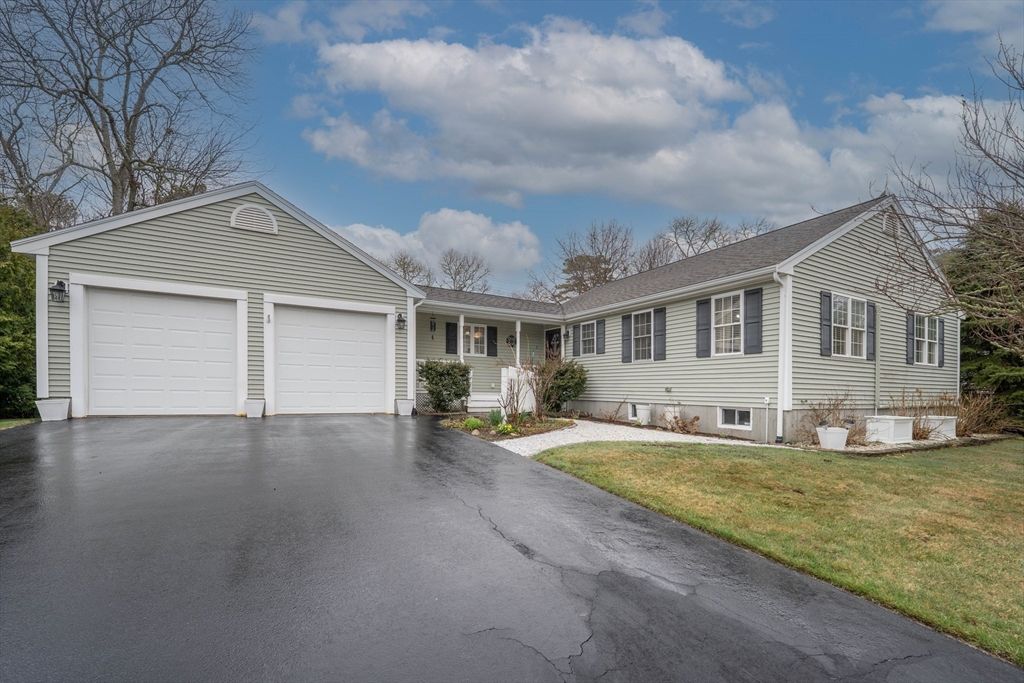 3 Lynne Rd, Wareham, MA 02571