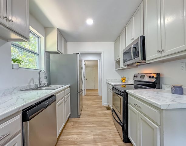 1751 Pepper Drive, Tallahassee, FL 32304