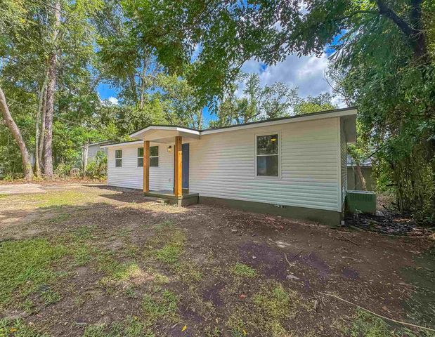 1751 Pepper Drive, Tallahassee, FL 32304