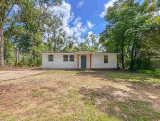 1751 Pepper Drive, Tallahassee, FL 32304