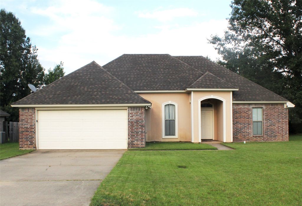 10137 Canyon Oaks Drive, Keithville, LA 71047