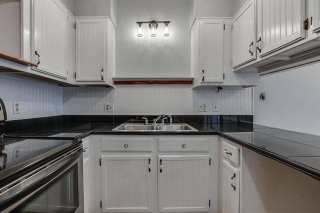 6411 Lyrewood Terrace, Oklahoma City, OK 73132