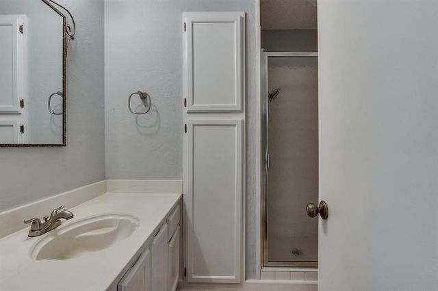 6411 Lyrewood Terrace, Oklahoma City, OK 73132