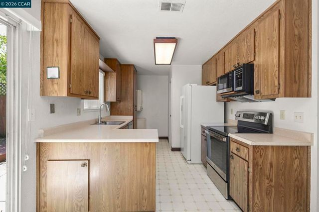 232 Loma Verde Dr, San Lorenzo, CA 94580