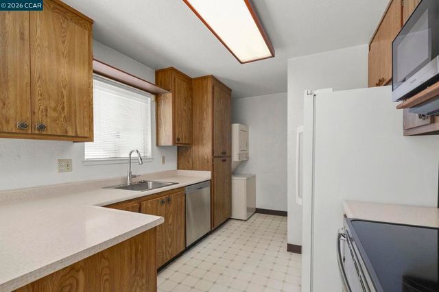 232 Loma Verde Dr, San Lorenzo, CA 94580