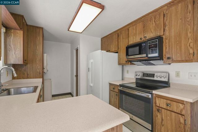 232 Loma Verde Dr, San Lorenzo, CA 94580