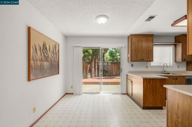 232 Loma Verde Dr, San Lorenzo, CA 94580