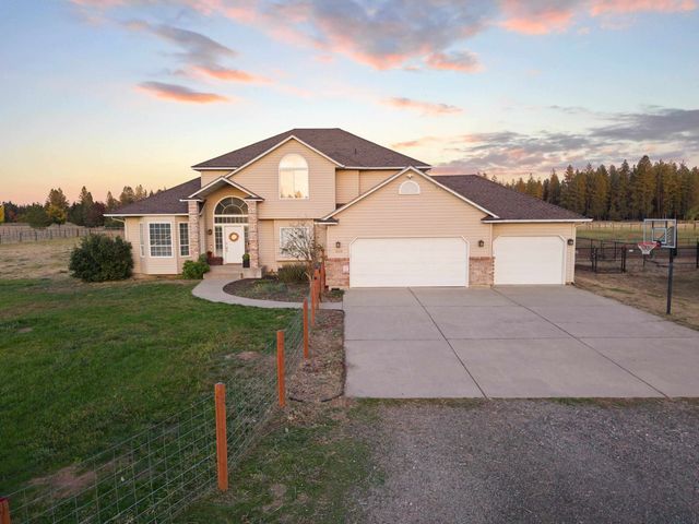 1029 W Crestview Rd, Spokane, WA 99224 property photo