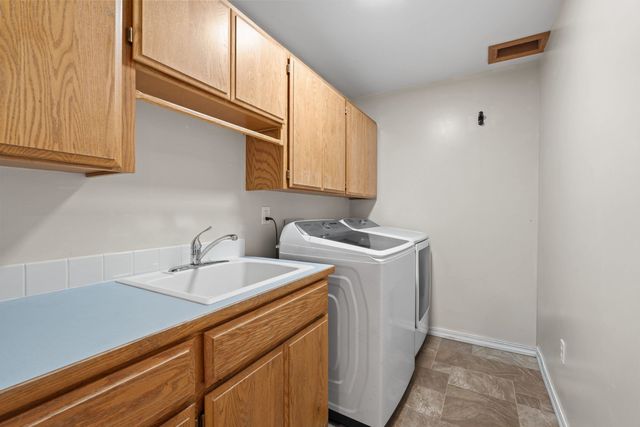 1029 W Crestview Rd, Spokane, WA 99224