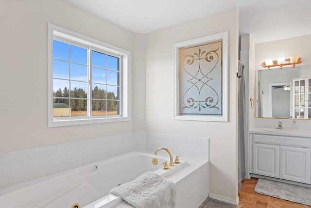 1029 W Crestview Rd, Spokane, WA 99224