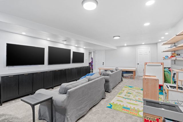 1029 W Crestview Rd, Spokane, WA 99224