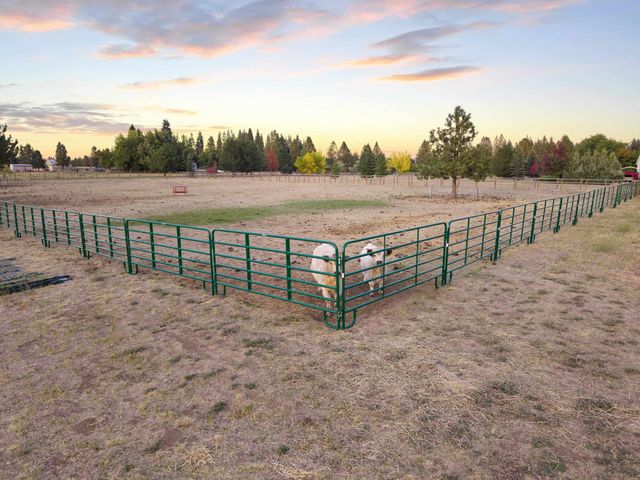 1029 W Crestview Rd, Spokane, WA 99224