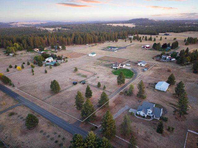 1029 W Crestview Rd, Spokane, WA 99224