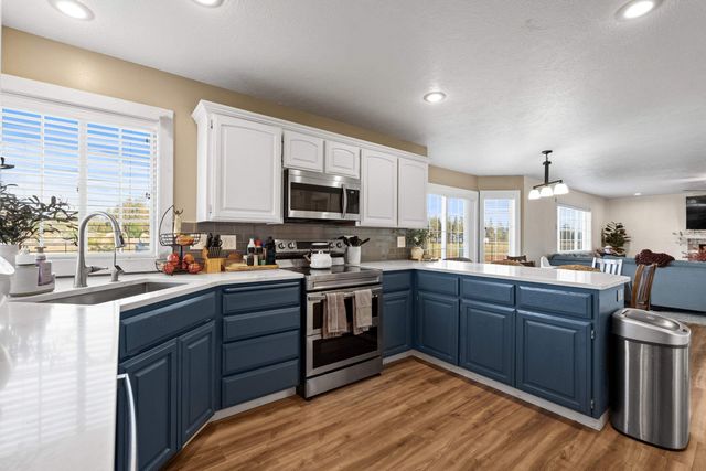 1029 W Crestview Rd, Spokane, WA 99224