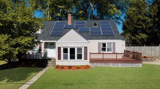17 Dutton St, Worcester, MA 01610