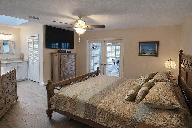 728 N Fischer Circle, Sebastian, FL 32958