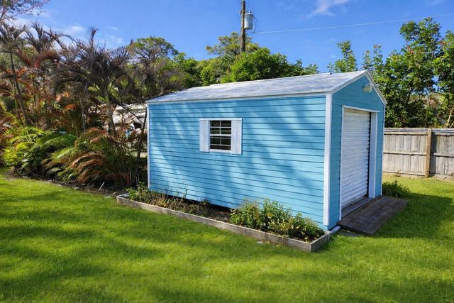 728 N Fischer Circle, Sebastian, FL 32958