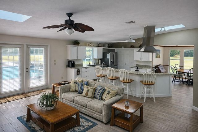 728 N Fischer Circle, Sebastian, FL 32958