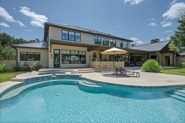 900 Rivercliff DR, Spicewood, TX 78669