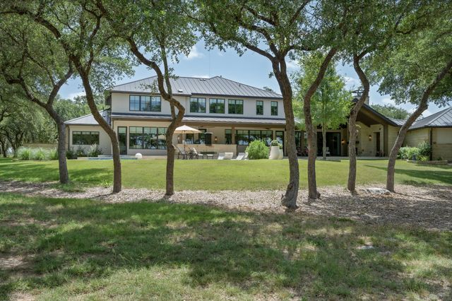 900 Rivercliff DR, Spicewood, TX 78669