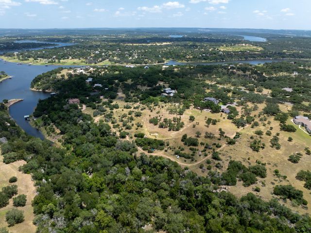 900 Rivercliff DR, Spicewood, TX 78669