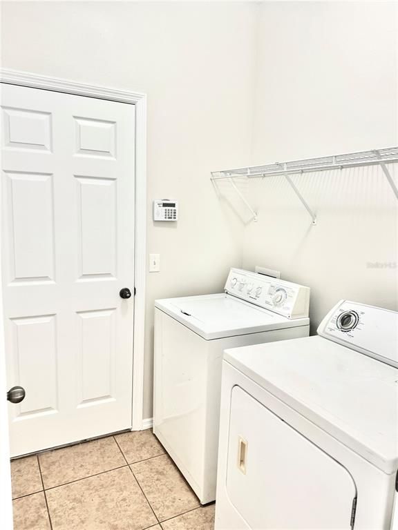 Image 11 of property listing at 535 AEOLIAN DRIVE, New Smyrna Beach, FL 32168