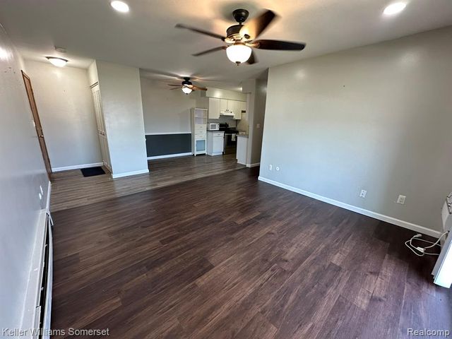 32125 Beaconsfield Street 39, Roseville, MI 48066