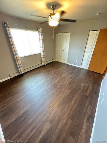 32125 Beaconsfield Street 39, Roseville, MI 48066