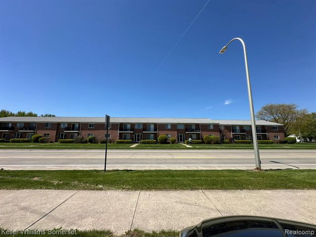 32125 Beaconsfield Street 39, Roseville, MI 48066