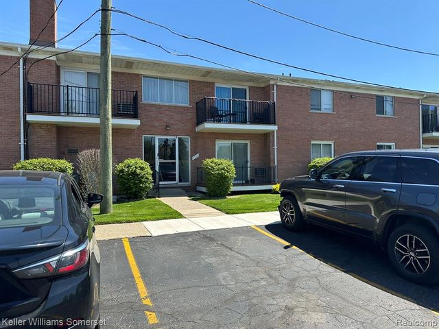 32125 Beaconsfield Street 39, Roseville, MI 48066