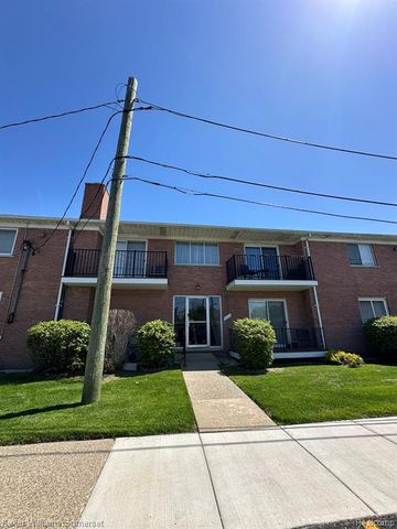 32125 Beaconsfield Street 39, Roseville, MI 48066