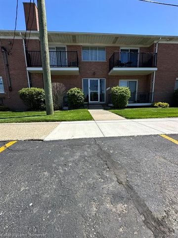 32125 Beaconsfield Street 39, Roseville, MI 48066