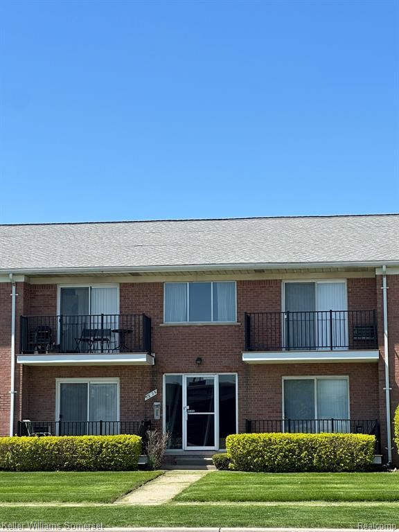 32125 Beaconsfield Street 39, Roseville, MI 48066