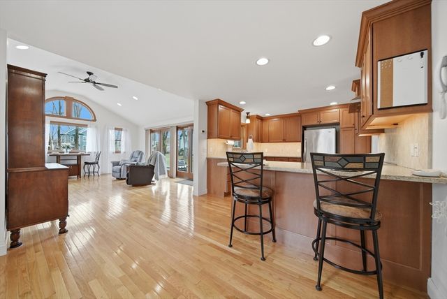 11 Lawrence St, Wakefield, MA 01880