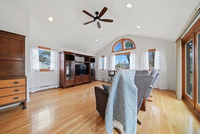 11 Lawrence St, Wakefield, MA 01880