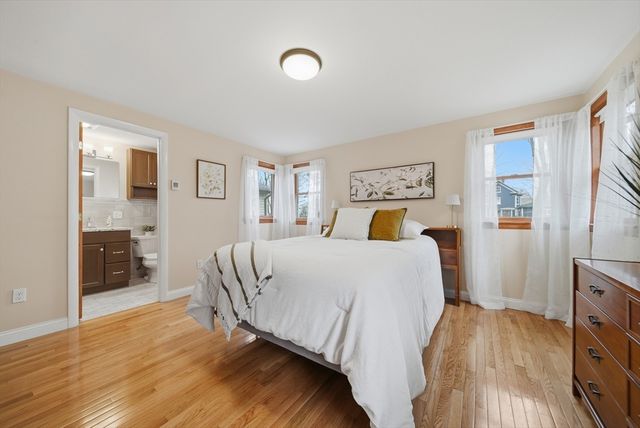 11 Lawrence St, Wakefield, MA 01880