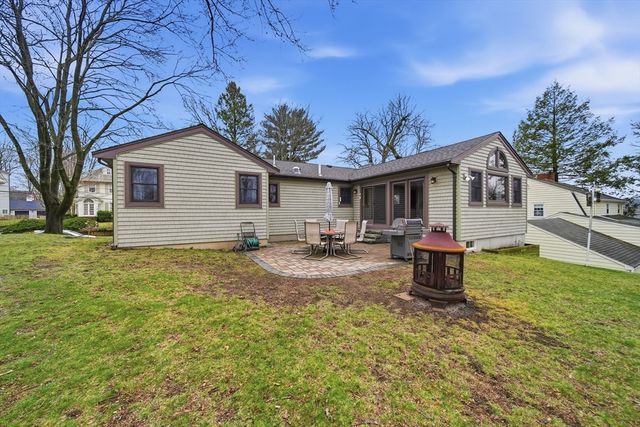 11 Lawrence St, Wakefield, MA 01880