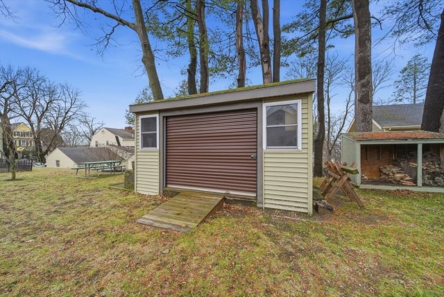 11 Lawrence St, Wakefield, MA 01880