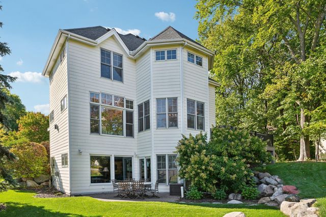 9112 Woodhill Drive, Savage, MN 55378