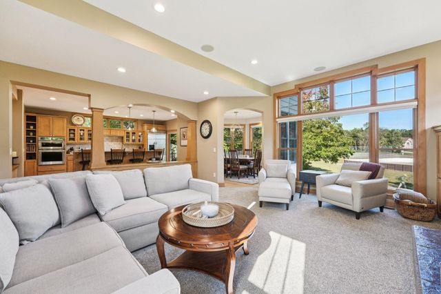 9112 Woodhill Drive, Savage, MN 55378