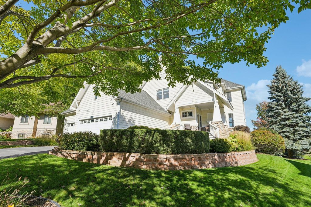 9112 Woodhill Drive, Savage, MN 55378