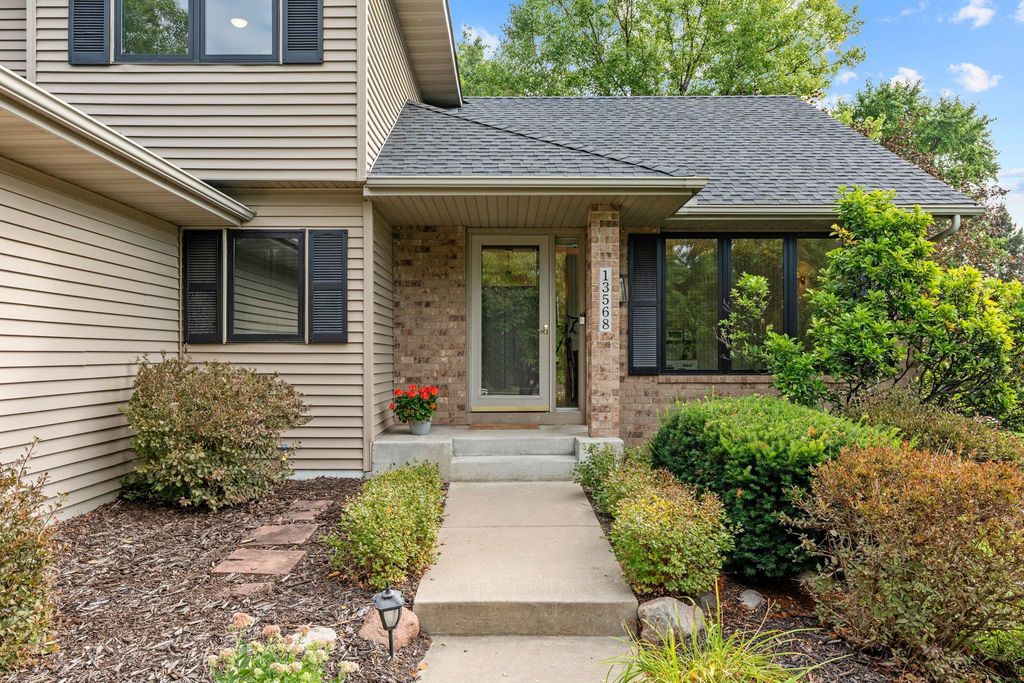 13568 Flint Lane, Apple Valley, MN 55124 — photo 2