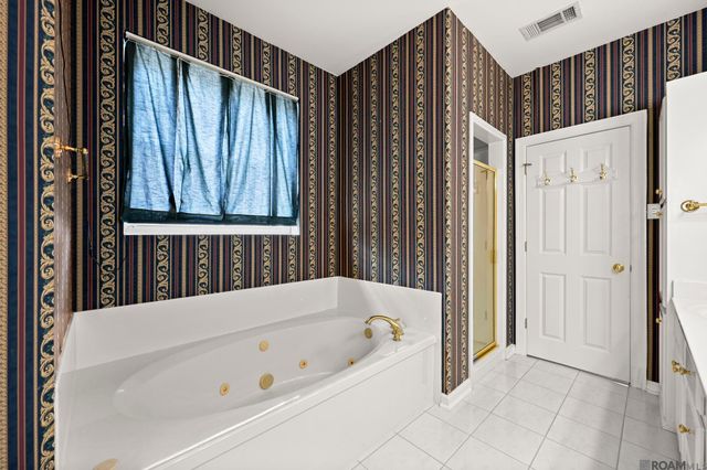 750 Wheatsheaf Dr, Baton Rouge, LA 70810