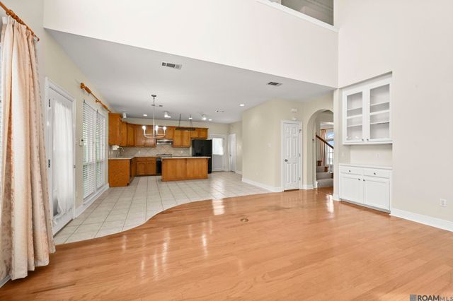 750 Wheatsheaf Dr, Baton Rouge, LA 70810