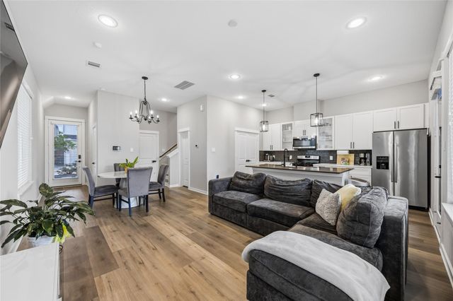 6723 Parker Oaks Lane, Houston, TX 77076